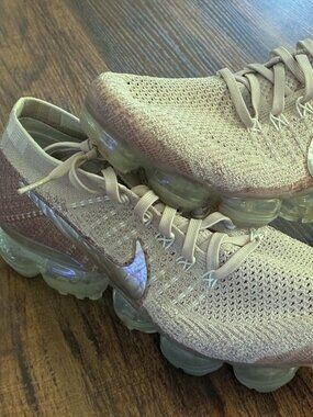 Nike Women’s Air Vapormax Flyknit String Sneakers Shoes Sz 9 Chrome Sunset Glow